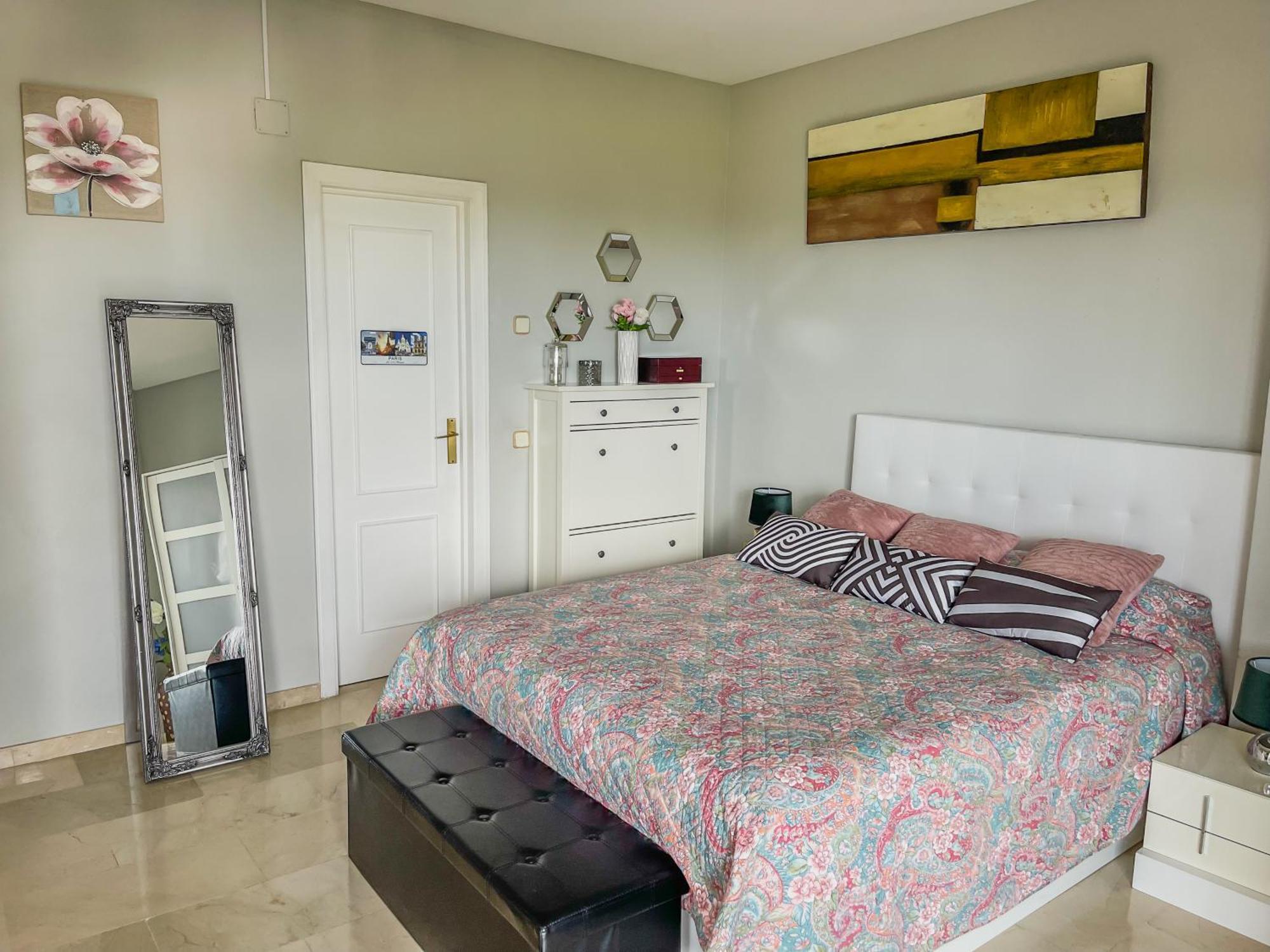 Modern Apartment With Terrace - 2 Min From The Beach Estepona Buitenkant foto
