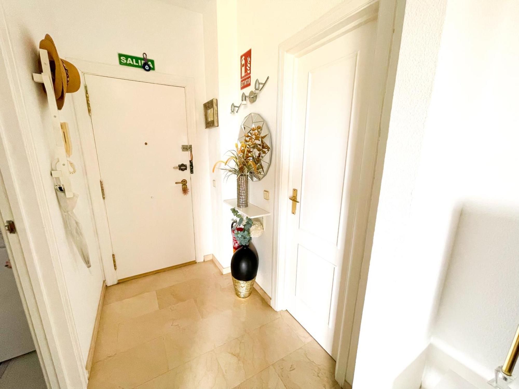 Modern Apartment With Terrace - 2 Min From The Beach Estepona Buitenkant foto
