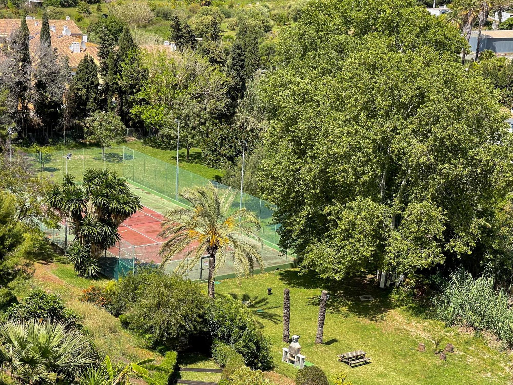 Modern Apartment With Terrace - 2 Min From The Beach Estepona Buitenkant foto